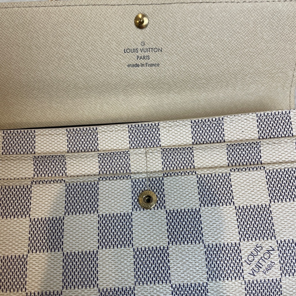 Authentic lv wallet on chain - Picture 4 of 9